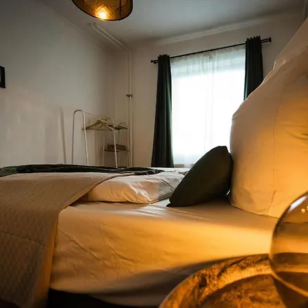 Heju - Parking - Kitchen - Netflix - Kingsize Bett アパート リューベック