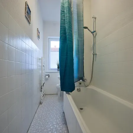 Heju - Parking - Kitchen - Netflix - Kingsize Bett