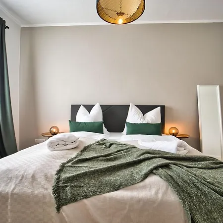 Heju - Parking - Kitchen - Netflix - Kingsize Bett * リューベック